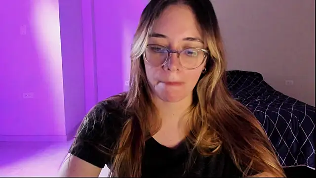 atenas 05  online show from November 16, 2025, 9:53 pm