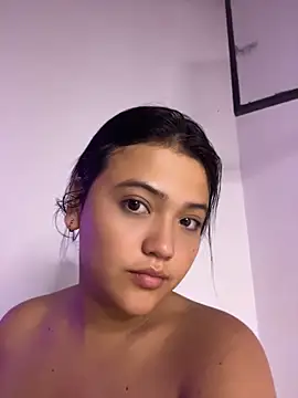 Snapshot of alisson_carolina73 chatting on May 17, 2026, 11:45 pm alisson carolina73 online show from May 17, 2026, 11:45 pm