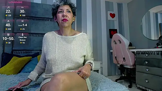 Julianewell online show from January 14, 2026, 12:33 pm