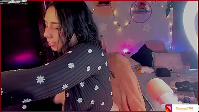 Snapshot of kiki_cavilll chatting on October 27, 2025, 2:54 pm kiki cavilll online show from October 27, 2025, 2:54 pm