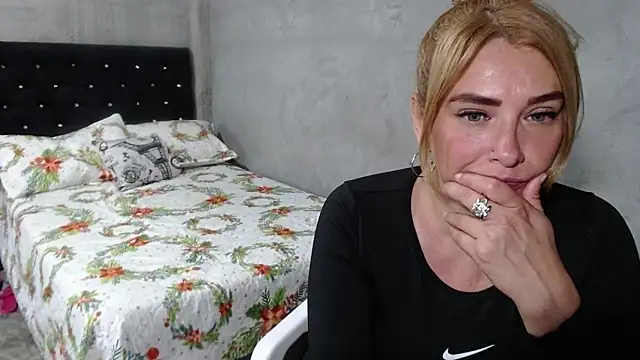 GeovannaFranco online show from March 17, 2026, 3:04 pm