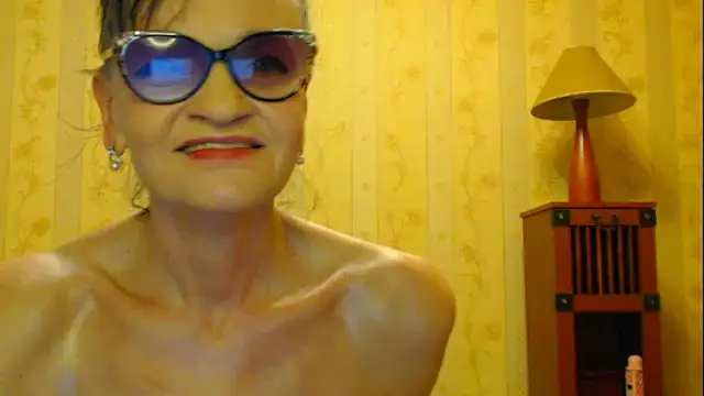 Valentina3859 online show from February 27, 2025, 12:56 pm