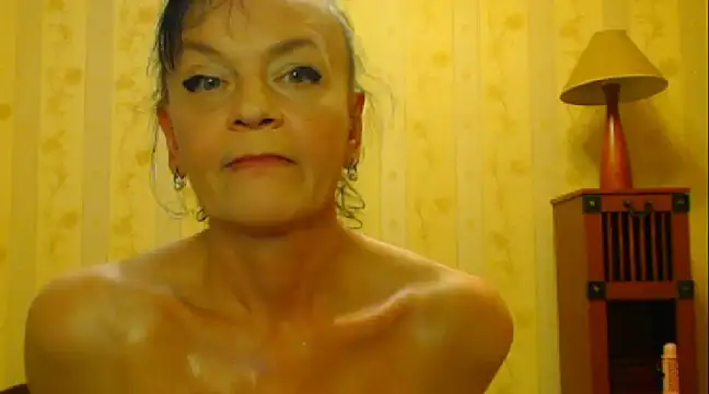 Valentina3859 online show from March 10, 2025, 6:34 pm