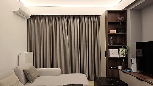 Snapshot of IrisNoire chatting on February 14, 2026, 8:38 pm IrisNoire online show from February 14, 2026, 8:38 pm