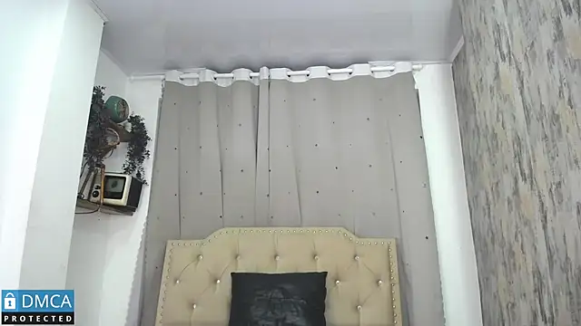 CataFox  online show from March 7, 2025, 1:42 am