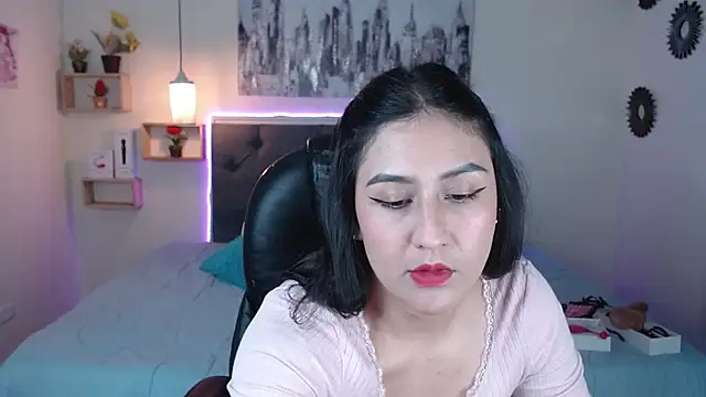 mia aira online show from February 13, 2025, 8:13 pm