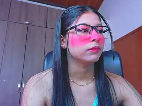 Snapshot of _ALLYSON18_ chatting on February 8, 2026, 11:35 am ALLYSON18 online show from February 8, 2026, 11:35 am