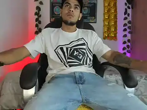 Snapshot of mikee_scooth chatting on February 5, 2025, 9:07 pm mikee scooth online show from February 5, 2025, 9:07 pm