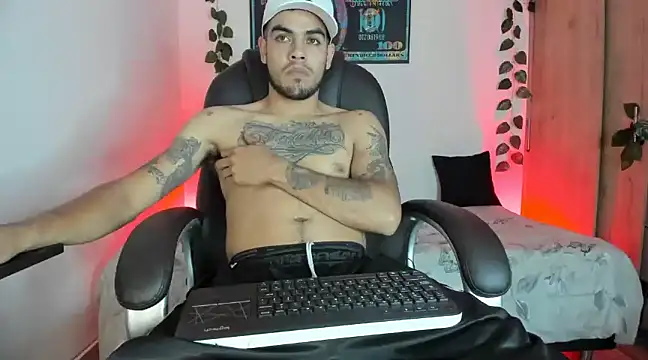 Snapshot of mikee_scooth chatting on February 27, 2025, 2:10 am mikee scooth online show from February 27, 2025, 2:10 am