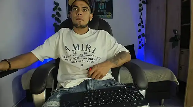 Snapshot of mikee_scooth chatting on February 28, 2025, 2:20 am mikee scooth online show from February 28, 2025, 2:20 am