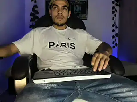 Snapshot of mikee_scooth chatting on March 17, 2025, 12:52 am mikee scooth online show from March 17, 2025, 12:52 am