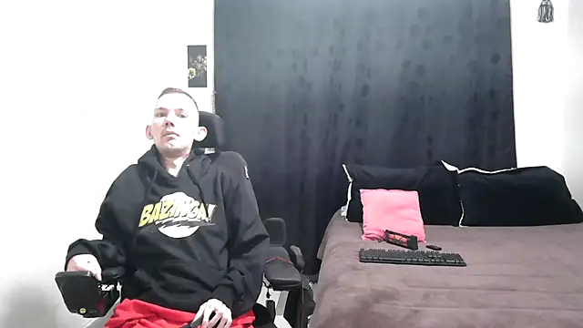 Sophia and Thomas online show from January 1, 2025, 12:33 pm