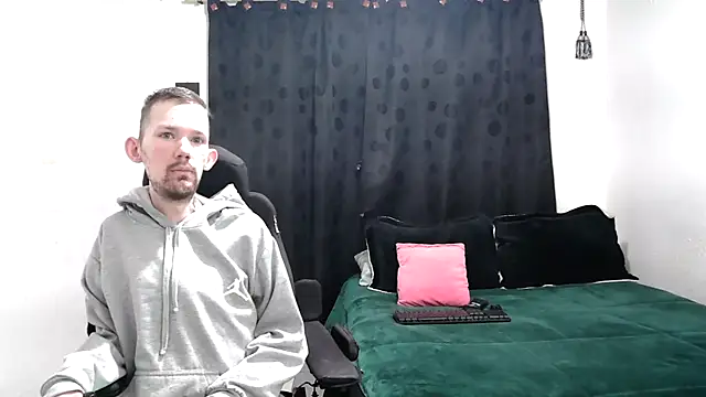 Sophia and Thomas online show from March 19, 2025, 10:22 am