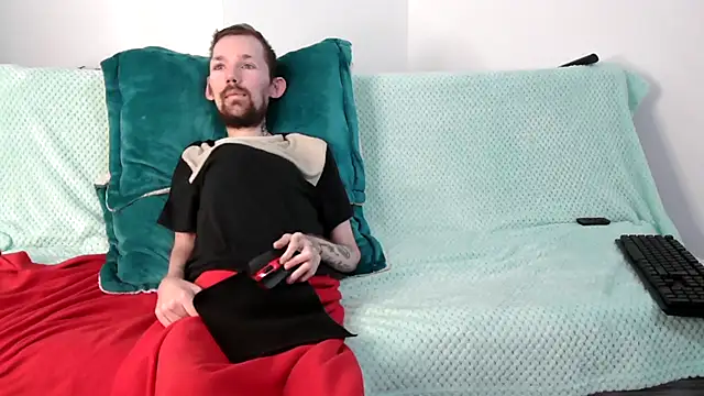 Sophia and Thomas online show from November 8, 2025, 10:52 pm