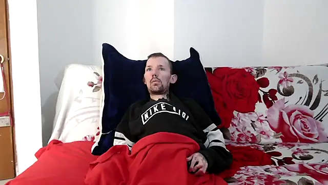 Sophia and Thomas online show from February 2, 2026, 9:35 pm