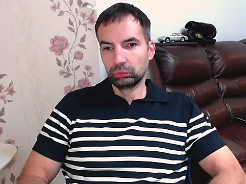 Snapshot of Leo_1617 chatting on October 31, 2025, 8:59 am Leo 1617 online show from October 31, 2025, 8:59 am