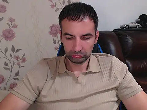 Snapshot of Leo_1617 chatting on November 4, 2025, 9:52 am Leo 1617 online show from November 4, 2025, 9:52 am