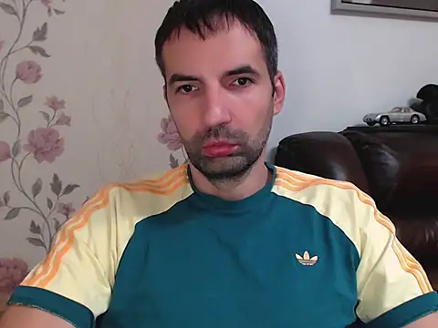 Snapshot of Leo_1617 chatting on November 13, 2025, 12:37 pm Leo 1617 online show from November 13, 2025, 12:37 pm