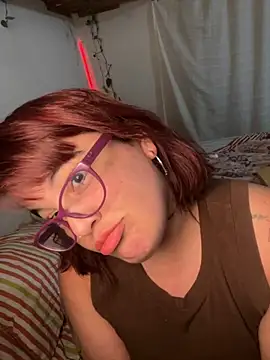 reinamomo73 online show from October 8, 2025, 3:48 am