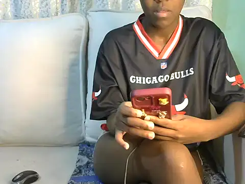 Caryyyl online show from November 14, 2025, 2:38 pm