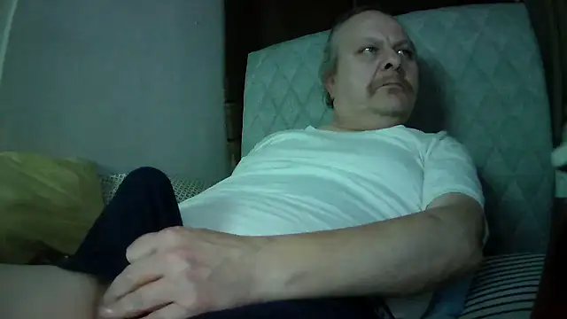 amylrmm1903 online show from February 1, 2026, 1:53 pm