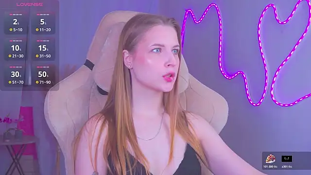 CuteMousee online show from November 3, 2025, 6:14 am