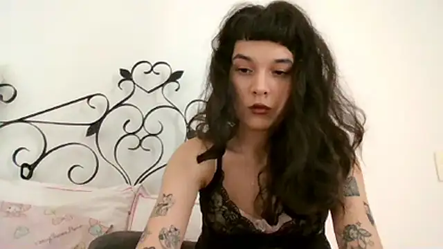 kimmykink online show from January 7, 2026, 6:43 pm