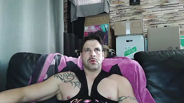 Snapshot of XxBigboybandxX chatting on February 23, 2026, 2:03 pm XxBigboybandxX online show from February 23, 2026, 2:03 pm