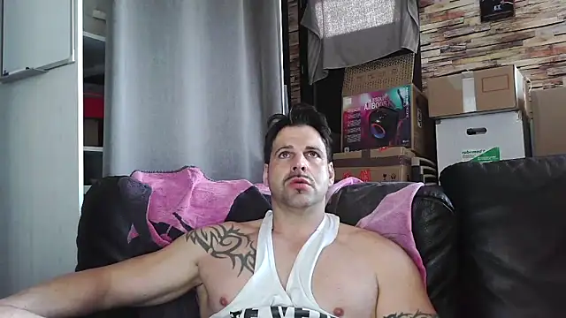 Snapshot of XxBigboybandxX chatting on February 26, 2026, 1:32 pm XxBigboybandxX online show from February 26, 2026, 1:32 pm