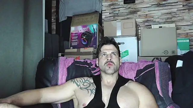 Snapshot of XxBigboybandxX chatting on February 28, 2026, 7:48 pm XxBigboybandxX online show from February 28, 2026, 7:48 pm