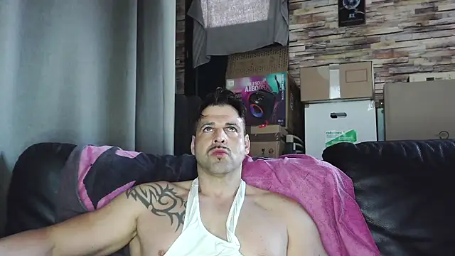 XxBigboybandxX online show from March 17, 2026, 8:39 am