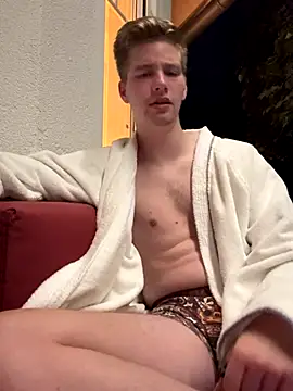 CDLukeLucy420 online show from September 18, 2025, 8:55 pm