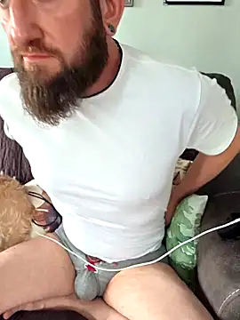 Icebearsticlese online show from April 18, 2026, 6:23 pm