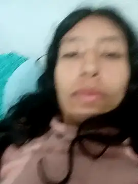 Snapshot of karolinee_66_ chatting on December 4, 2024, 5:16 am karolinee 66 online show from December 4, 2024, 5:16 am