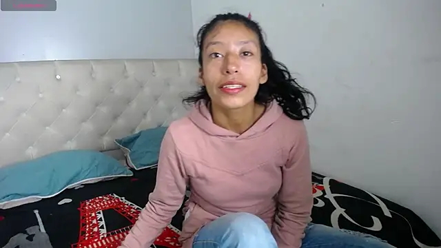 Snapshot of karolinee_66_ chatting on December 20, 2024, 3:25 am karolinee 66 online show from December 20, 2024, 3:25 am