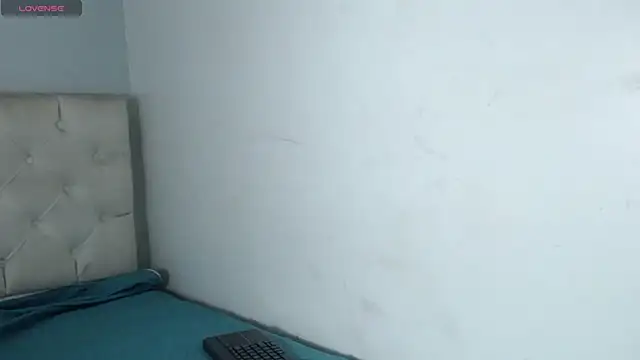 Snapshot of karolinee_66_ chatting on December 31, 2024, 10:37 am karolinee 66 online show from December 31, 2024, 10:37 am