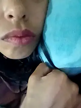 Snapshot of karolinee_66_ chatting on January 3, 2025, 4:33 am karolinee 66 online show from January 3, 2025, 4:33 am