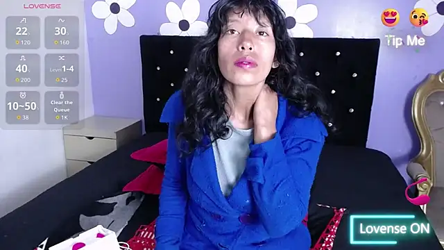 Snapshot of karolinee_66_ chatting on February 13, 2026, 4:19 am karolinee 66 online show from February 13, 2026, 4:19 am