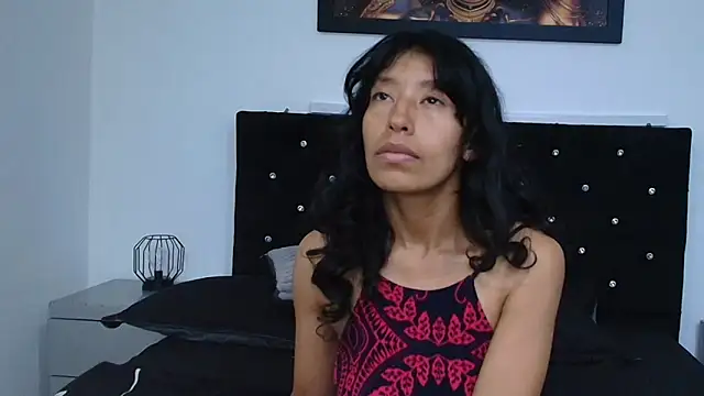 karolinee 66  online show from April 1, 2026, 4:02 am