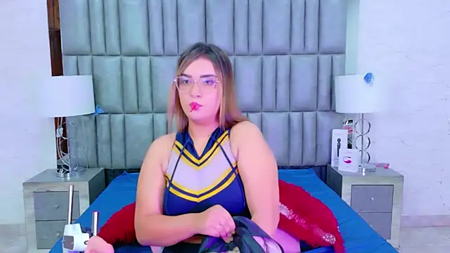 Snapshot of ZoehRoux chatting on November 13, 2025, 4:11 am ZoehRoux online show from November 13, 2025, 4:11 am