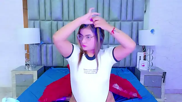 Snapshot of ZoehRoux chatting on November 14, 2025, 4:11 am ZoehRoux online show from November 14, 2025, 4:11 am