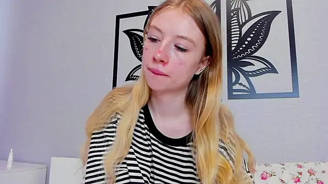 minidivaa  online show from February 16, 2025, 1:16 pm