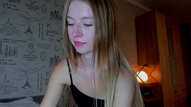 minidivaa  online show from September 22, 2025, 6:21 pm