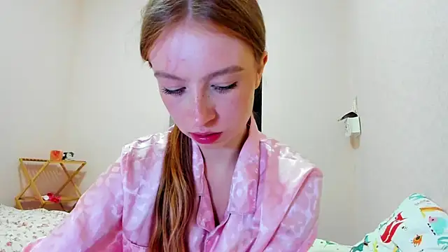 Snapshot of minidivaa_ chatting on July 7, 2026, 8:35 pm minidivaa online show from July 7, 2026, 8:35 pm