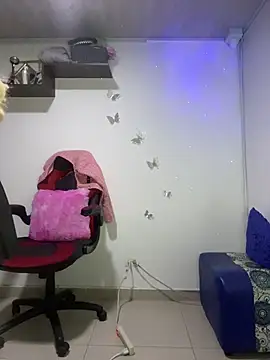 alicev kitty online show from April 24, 2026, 12:51 pm