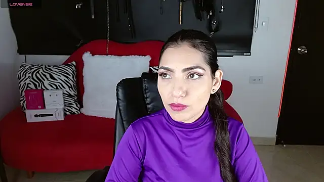 Carolaine69  online show from November 25, 2025, 1:22 pm