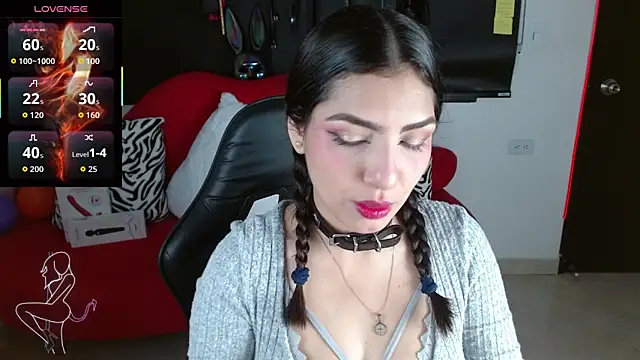 Carolaine69  online show from May 25, 2026, 1:28 pm