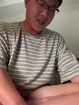 Snapshot of YoY-man chatting on January 13, 2025, 3:26 pm YoY-man online show from January 13, 2025, 3:26 pm