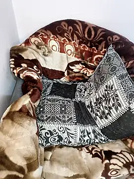 beautiful himanshi2 online show from February 24, 2026, 5:38 am