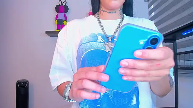 Snapshot of Gangster_Girl chatting on October 19, 2025, 10:10 pm Gangster Girl online show from October 19, 2025, 10:10 pm